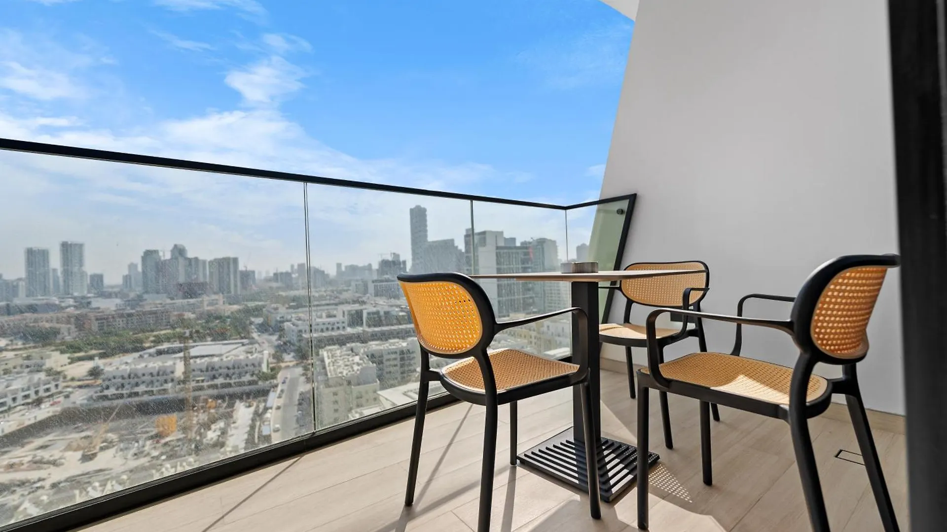 Magnificent - New Modern 1Br In Binghatti Heights Dubai