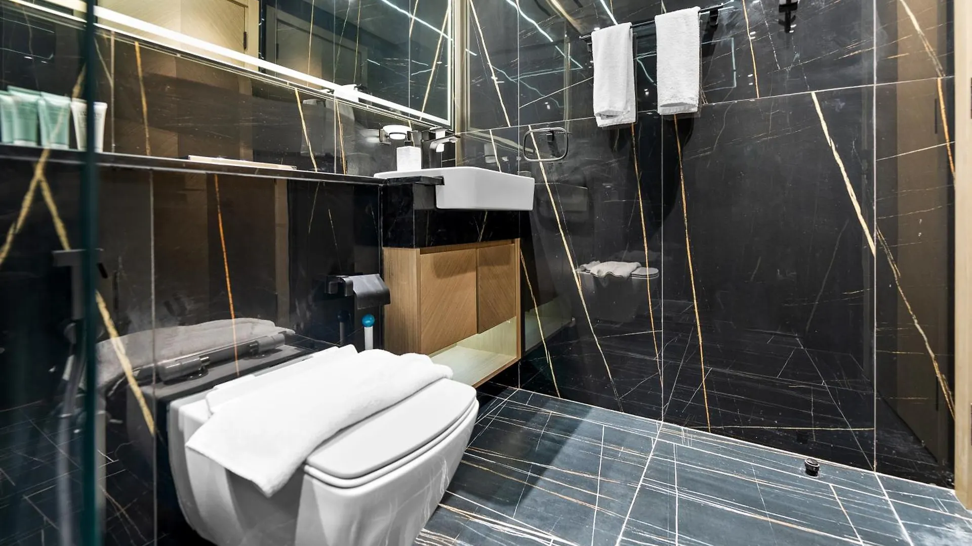 Magnificent - New Modern 1Br In Binghatti Heights Dubai 0*,